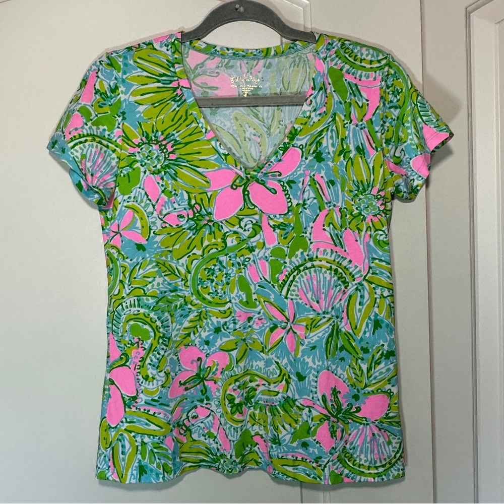 Lilly Pulitzer Michele Coconut Grove Floral Bright V Neck Tee Size Med (like Sm) - Picture 2 of 5